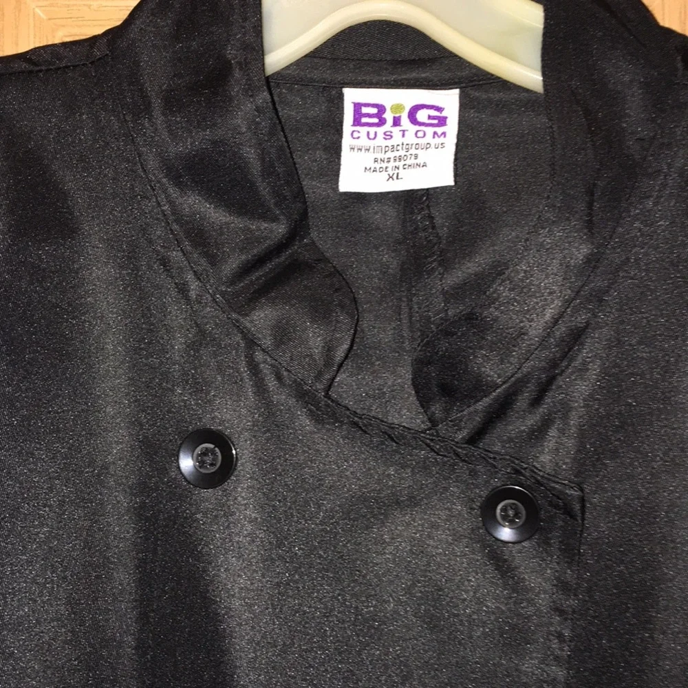 Unisex Chef coat in black. NWT short sleeve XL